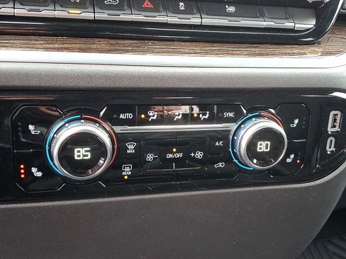 Used 2025 GMC Sierra 1500 Elevation image 15