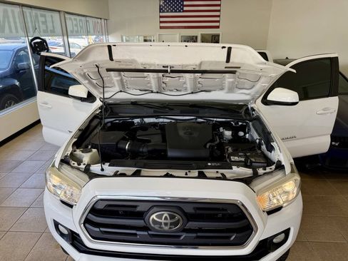 Used 2019 Toyota Tacoma SR5 RWD image 29