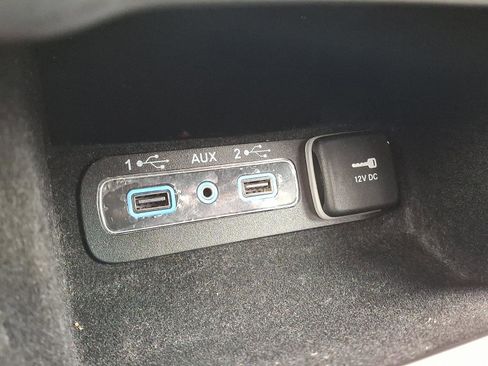 Used 2019 Jeep Grand Cherokee Laredo image 23