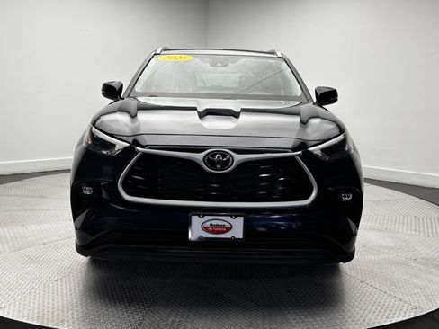 Used 2025 Toyota Highlander XLE AWD/4WD image 46