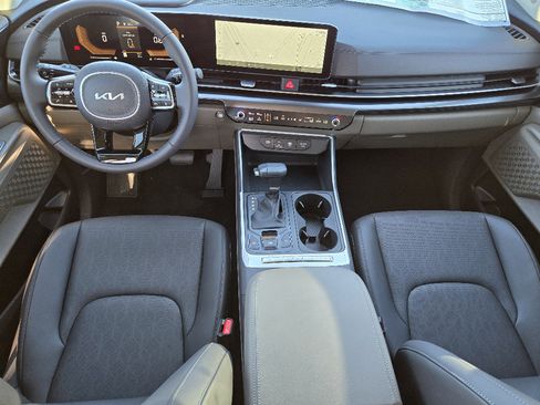 New 2026 Kia Carnival LXS image 18