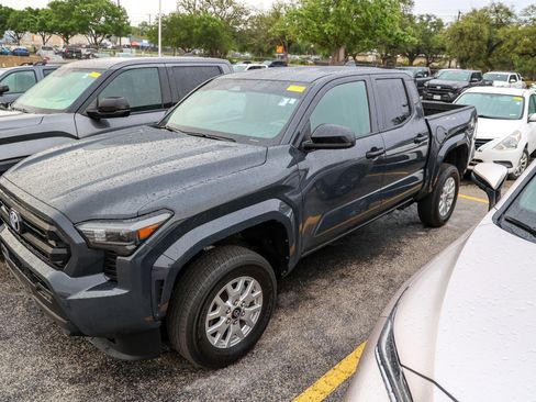 Certified 2025 Toyota Tacoma SR RWD image 3
