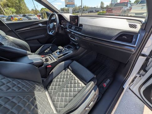 Used 2020 Audi SQ5 Premium Plus w/ Premium Plus Package image 10