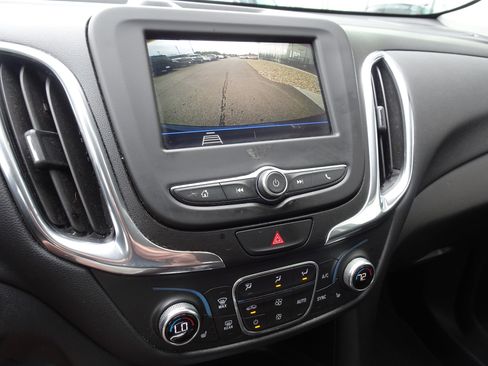 Used 2019 Chevrolet Equinox LT FWD image 18