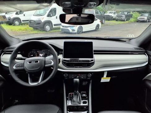 New 2025 Jeep Compass Limited w/ Sun & Sound Group image 11