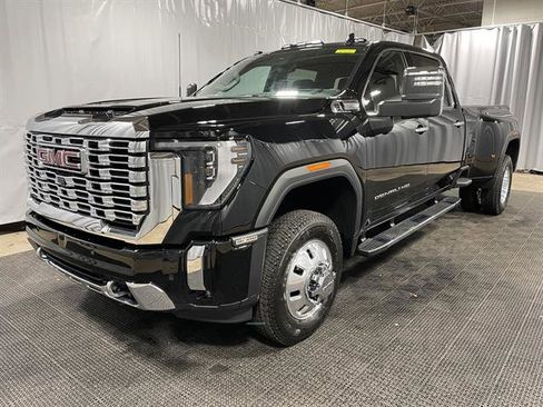 New 2026 GMC Sierra 3500 Denali w/ Denali Reserve Package image 3