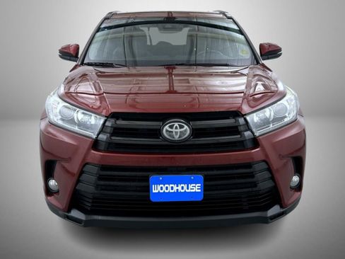 Used 2017 Toyota Highlander SE AWD/4WD image 2