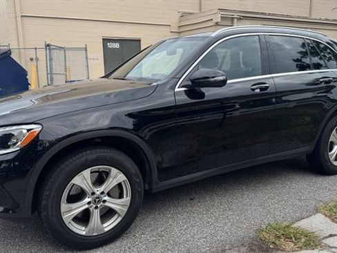 Used 2018 Mercedes-Benz GLC 300 4MATIC image 2