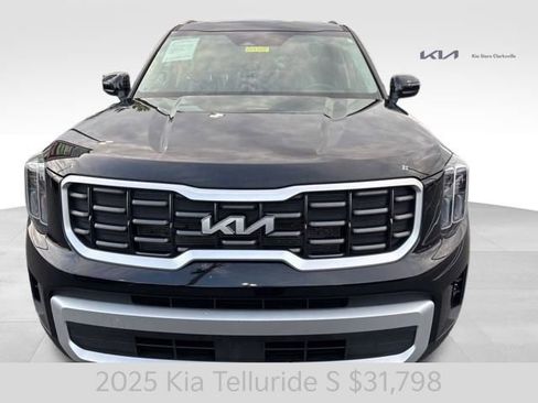 Certified 2025 Kia Telluride S FWD image 3