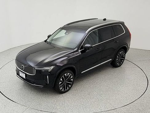 New 2026 Volvo XC90 T8 Plus w/ Protection Package Premier AWD/4WD image 13