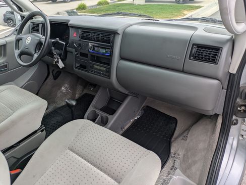 Used 2003 Volkswagen Eurovan MV FWD image 29