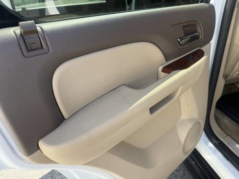 Used 2010 Chevrolet Tahoe LTZ image 25