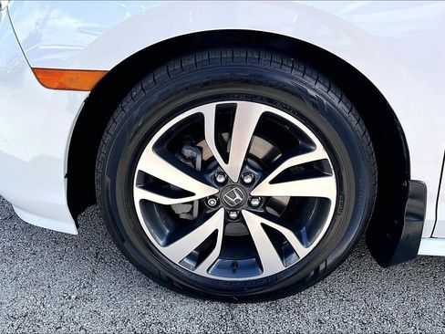 Used 2023 Honda Odyssey Touring image 11