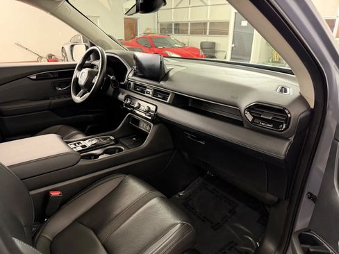 Used 2023 Honda Pilot Touring image 40