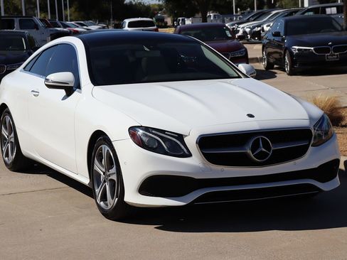 Used 2018 Mercedes-Benz E 400 Coupe image 2