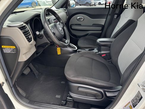 Used 2016 Kia Soul image 10