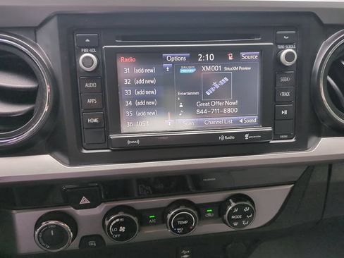Used 2016 Toyota Tacoma SR5 w/ SR5 Appearance Package (SN) AWD/4WD image 15