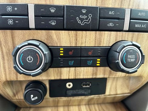 Used 2011 Ford F150 Lariat w/ Lariat Plus Pkg image 24