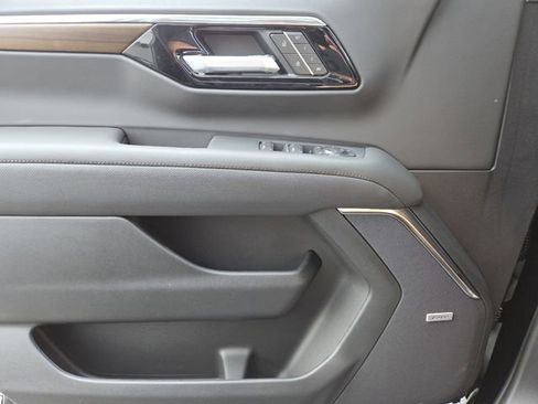 New 2026 Chevrolet Suburban High Country image 36