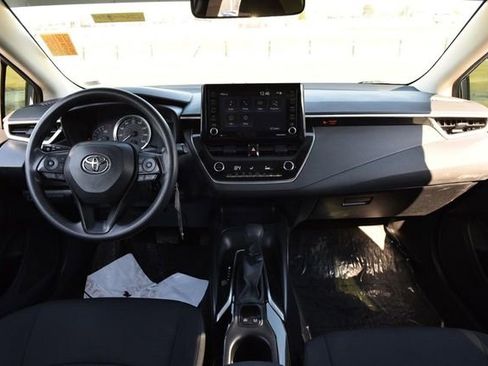 Used 2022 Toyota Corolla LE image 7