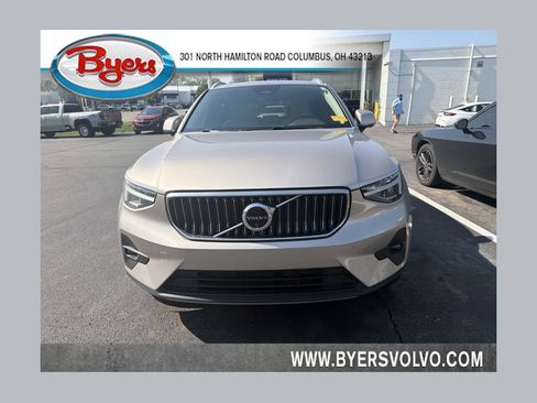 Used 2024 Volvo XC40 B5 Plus w/ Climate Package AWD/4WD image 1