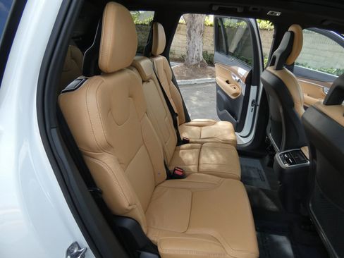 Used 2017 Volvo XC90 T6 Inscription w/ Vision Package image 43