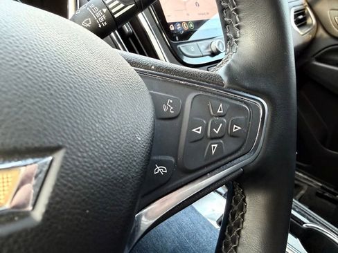 Used 2024 Chevrolet Equinox Premier image 12