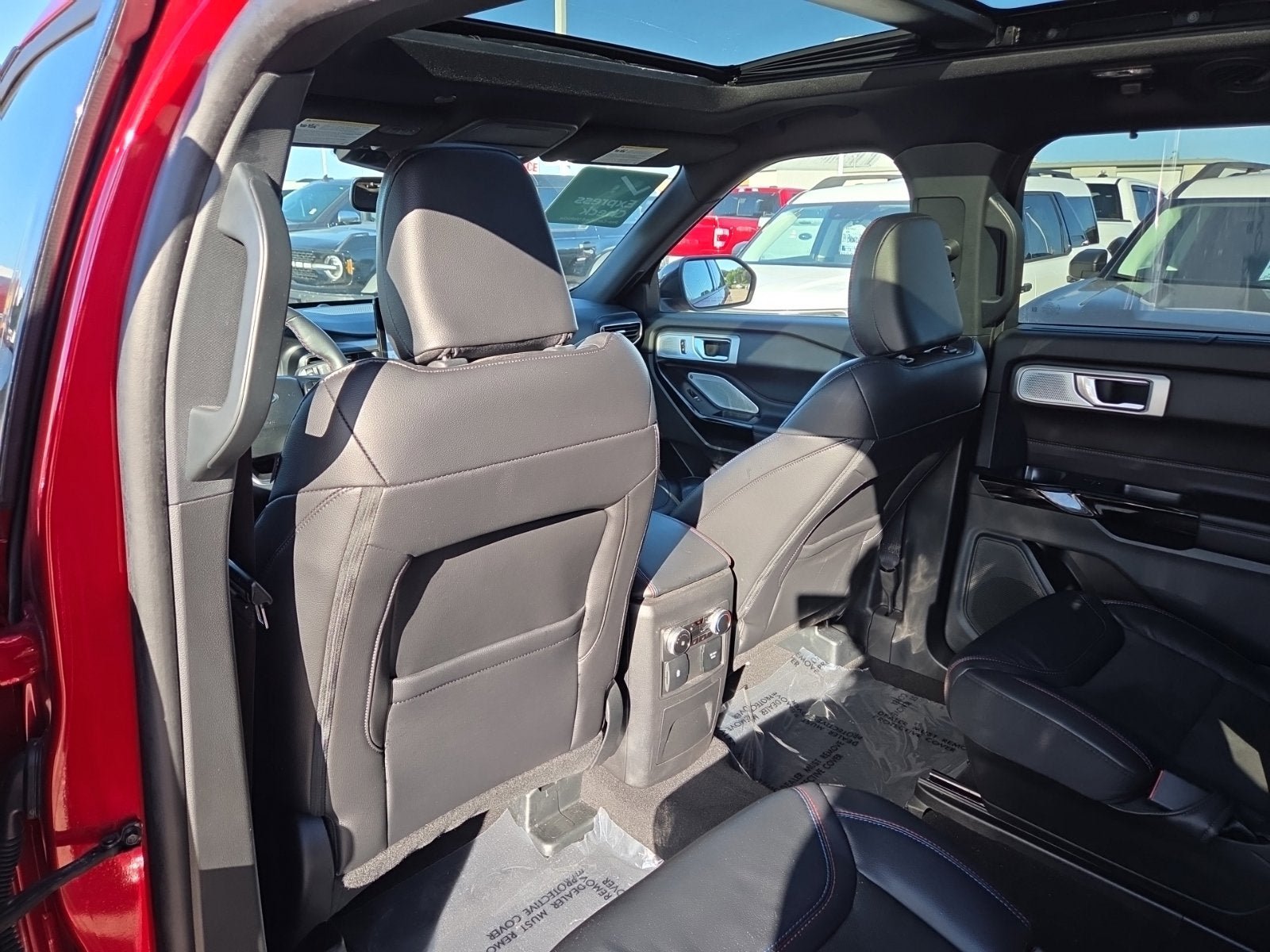 Used 2024 Ford Explorer ST w/ Equipment Group 401A AWD/4WD image 17