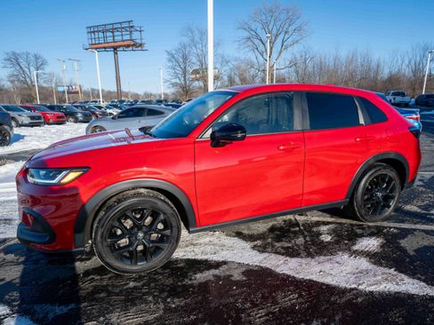 Certified 2025 Honda HR-V Sport image 3