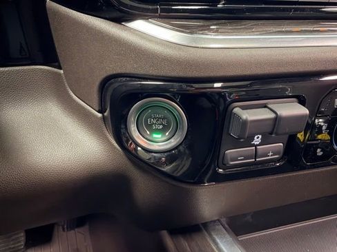 Certified 2022 Chevrolet Silverado 1500 LTZ w/ LTZ Premium Package image 18