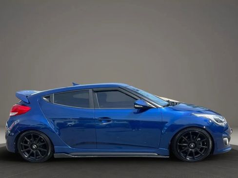 Used 2016 Hyundai Veloster Turbo FWD image 4
