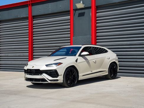 Used 2024 Lamborghini Urus S AWD/4WD image 1