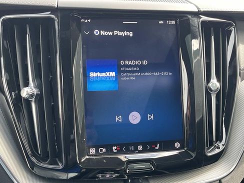 Used 2024 Volvo XC60 T8 Ultimate image 32