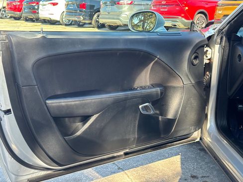 Used 2019 Dodge Challenger SXT image 12