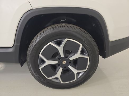 Used 2024 Rivian R1T Adventure AWD/4WD image 10