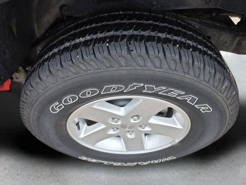 Used 2018 Jeep Wrangler Sport image 33