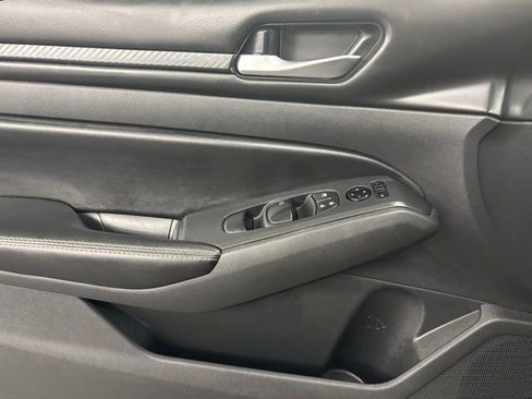 Used 2024 Nissan Altima 2.5 SV image 19