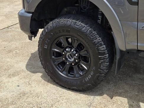 Used 2022 Ford F250 Lariat w/ Tremor Off-Road Package AWD/4WD image 25