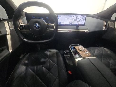 Used 2023 BMW iX xDrive50 w/ Premium Package image 9