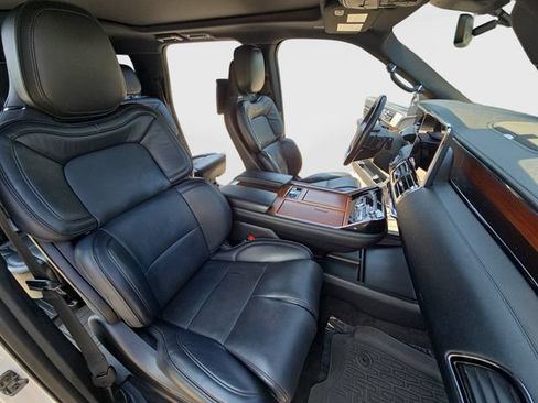 Used 2019 Lincoln Navigator L Reserve AWD/4WD image 11