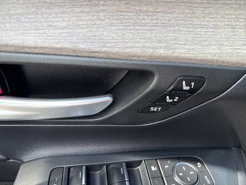Used 2024 Toyota Grand Highlander AWD image 23