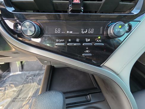 Used 2024 Toyota Camry LE FWD image 21