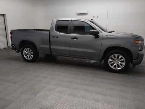 Used 2020 Chevrolet Silverado 1500 Custom w/ Custom Value Package RWD image 11