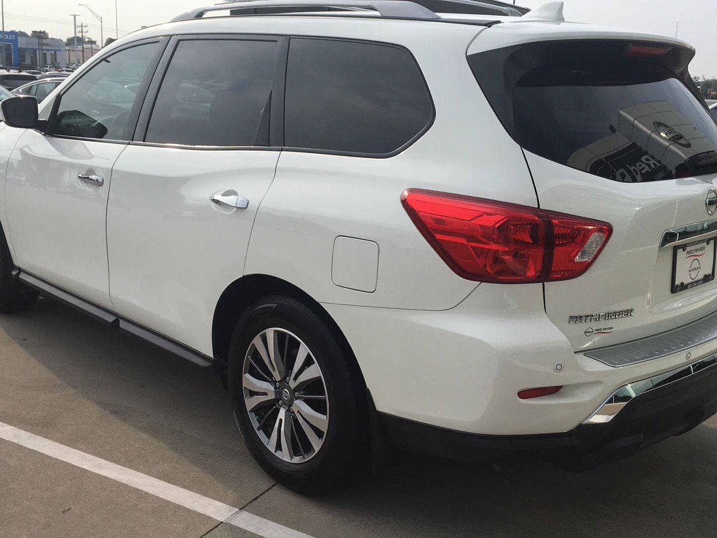 Used 2020 Nissan Pathfinder S FWD image 11