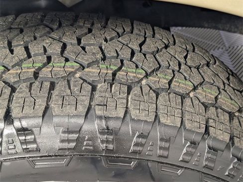 Used 2013 RAM 1500 Laramie Longhorn w/ Convenience Group image 9