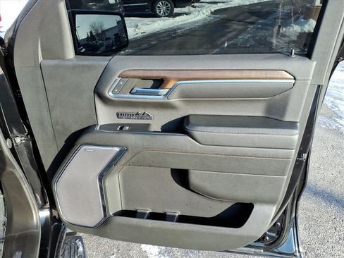 Used 2024 Chevrolet Silverado 1500 High Country w/ High Country Premium Package image 28