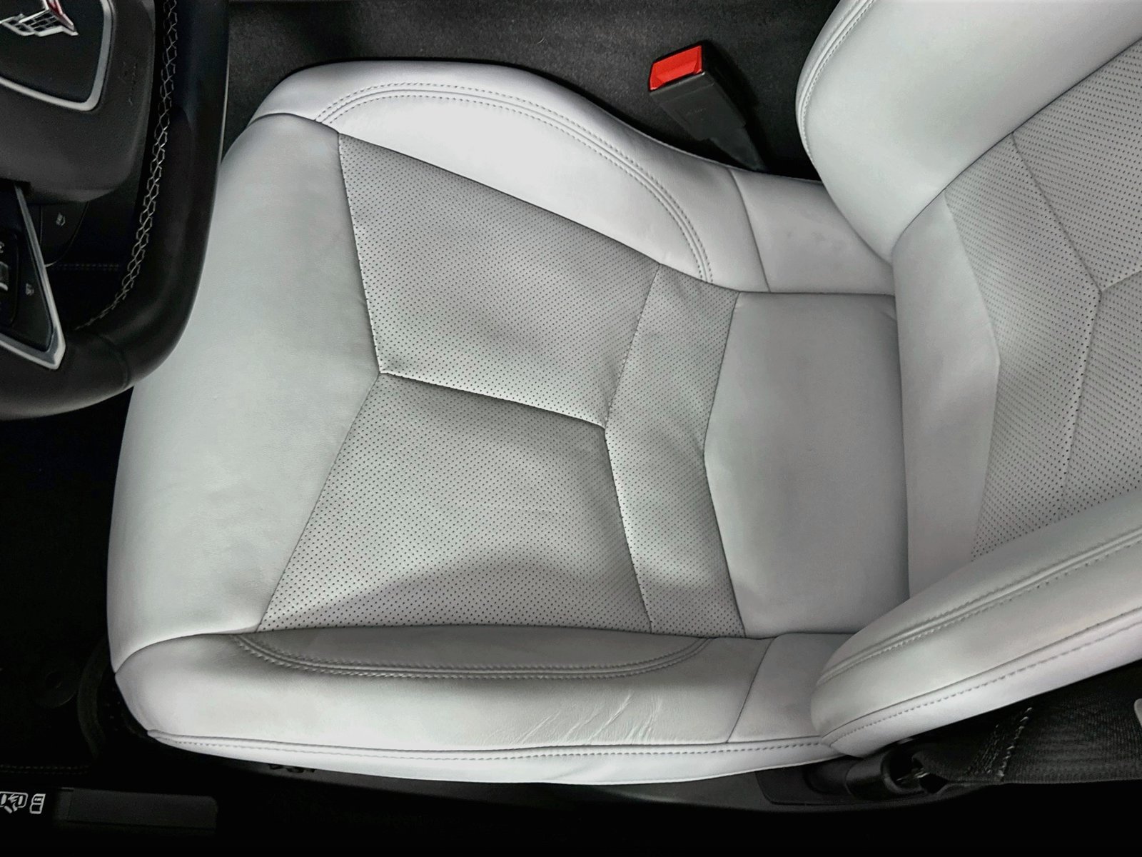 Used 2021 Chevrolet Corvette Stingray Preferred Cpe w/ Battery Protection Package RWD image 21