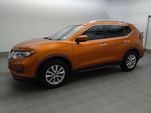 Used 2020 Nissan Rogue SV FWD image 2