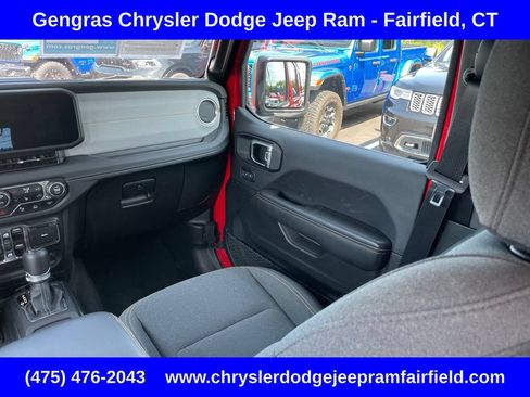 Certified 2025 Jeep Wrangler Unlimited Sahara w/ Safety Group AWD/4WD image 60