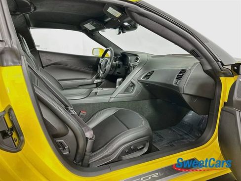 Used 2015 Chevrolet Corvette Z06 w/ 3LZ Preferred Equipment Group RWD image 10